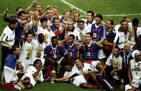 法国连夺欧洲杯：俱乐部足球的成熟度体现